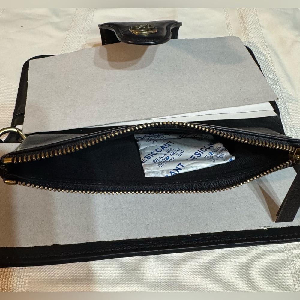 Gérard Darel The GD Black Wallet - Picture 10 of 13